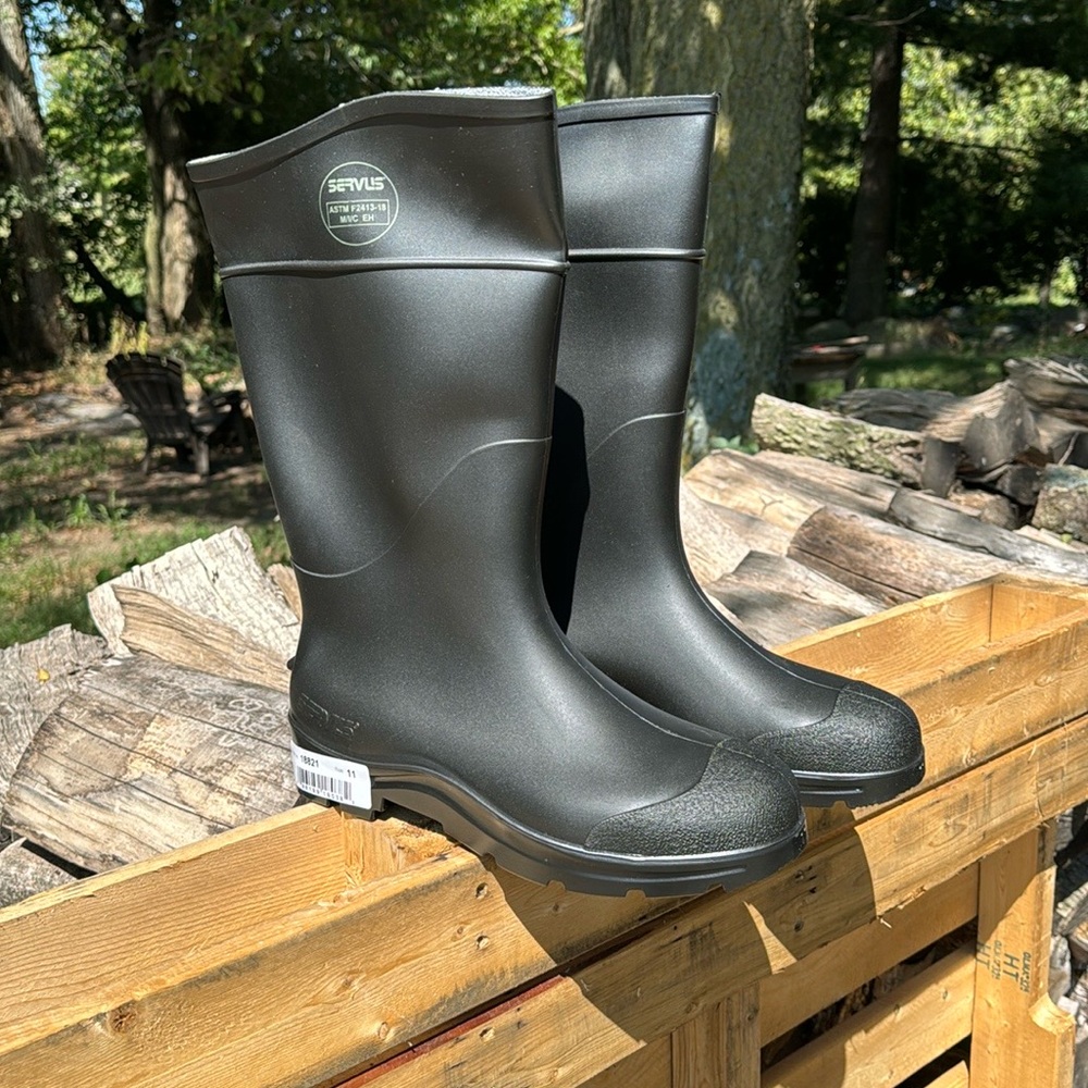 NEW HONEYWELL SERVUS STEEL TOE RUBBER BOOTS